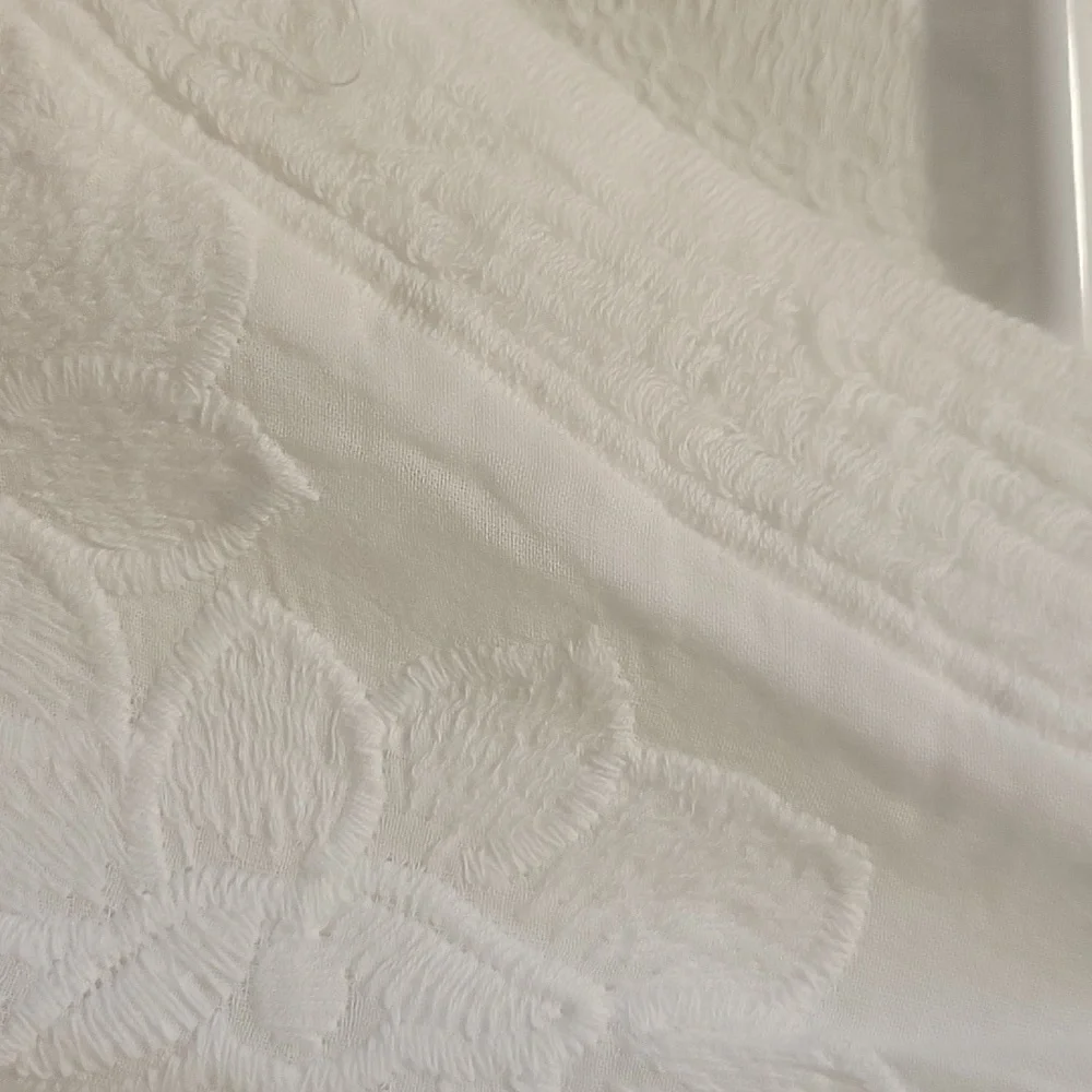 Pull-over white blouse. Chico's white, intricate detailed embroidery - Picture 5 of 7